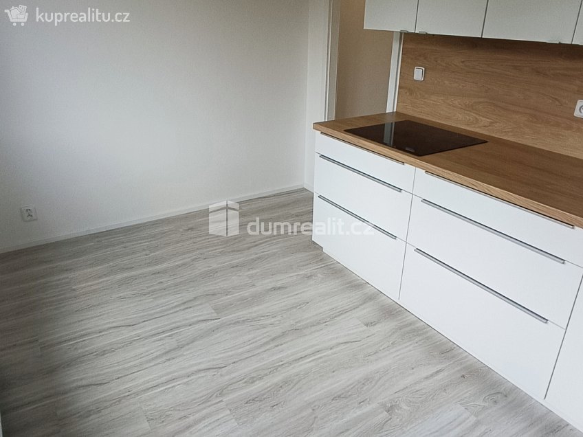 Pronájem bytu 2+1 56 m^2 Sídliště, Benešov nad Ploučnicí 