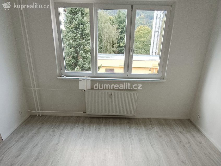 Pronájem bytu 2+1 56 m^2 Sídliště, Benešov nad Ploučnicí 