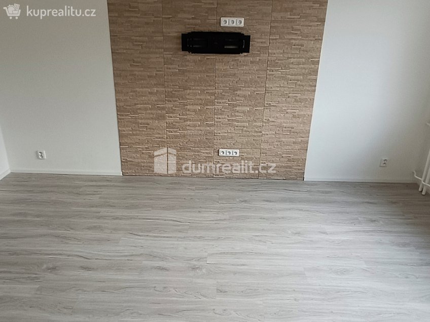 Pronájem bytu 2+1 56 m^2 Sídliště, Benešov nad Ploučnicí 