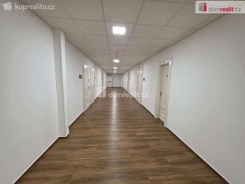 Pronájem  kanceláře 23 m^2 Vodičkova, Praha 2 