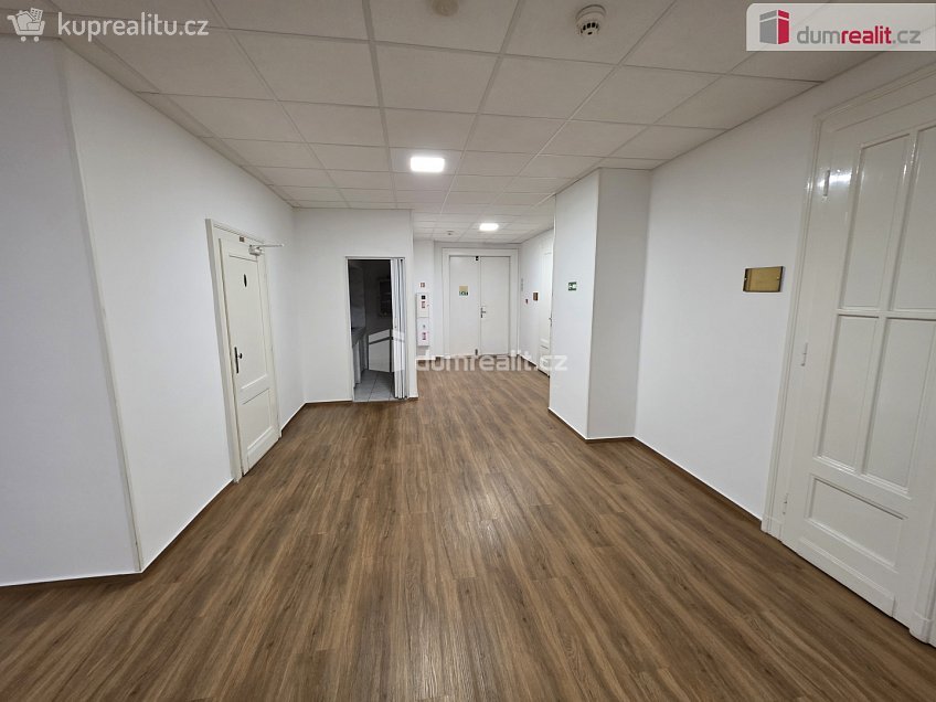 Pronájem  kanceláře 23 m^2 Vodičkova, Praha 2 