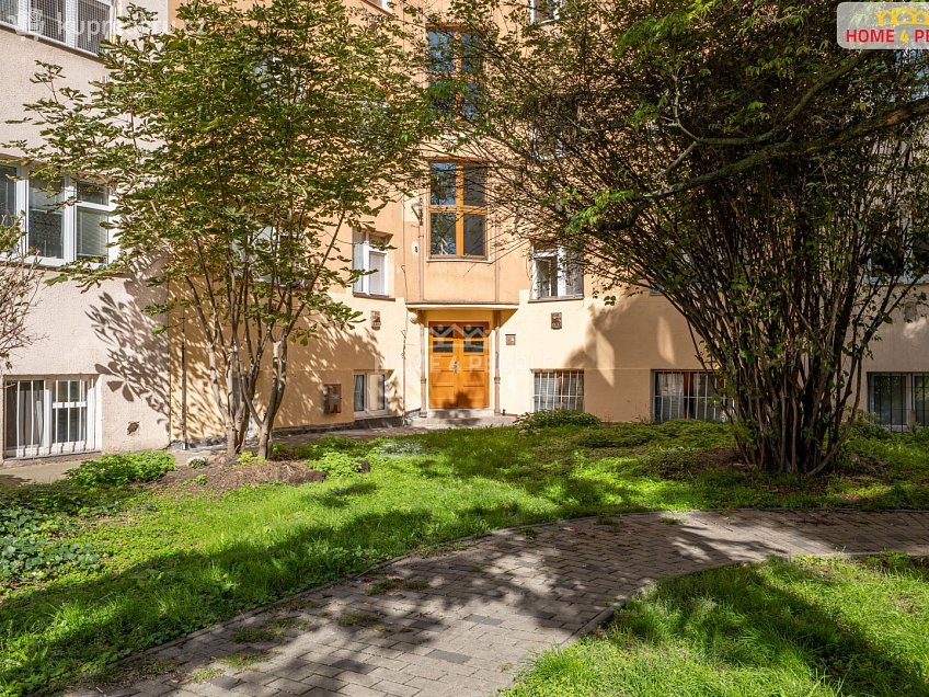 Prodej bytu 2+kk 44 m^2 Kolbenova, Praha 9 