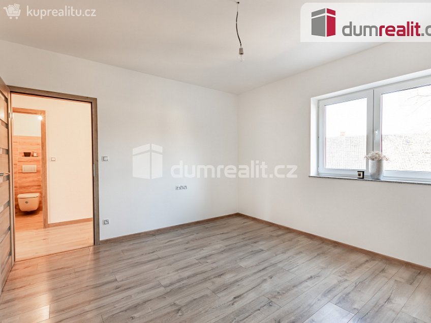Pronájem  vily 226 m^2 Slámova, Praha-Nedvězí 