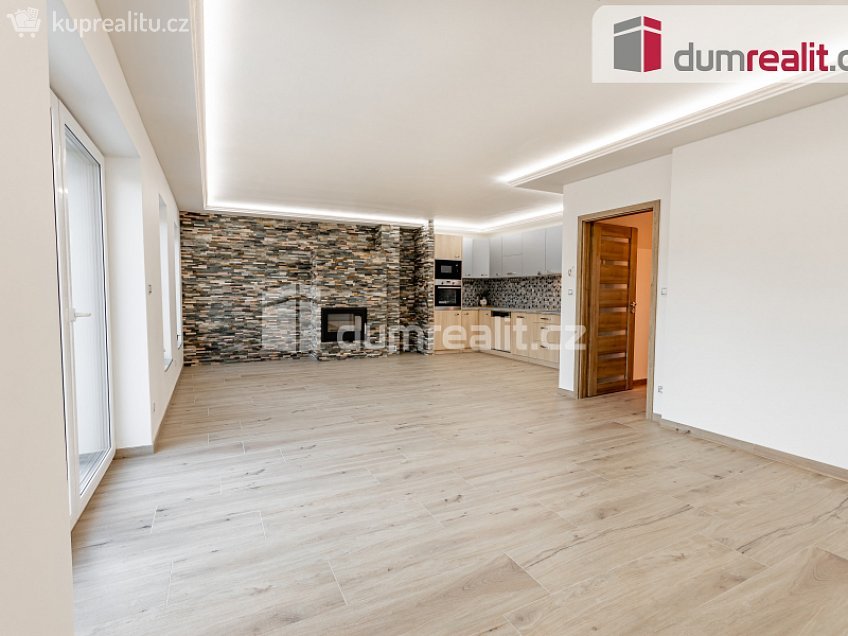 Pronájem  vily 226 m^2 Slámova, Praha-Nedvězí 