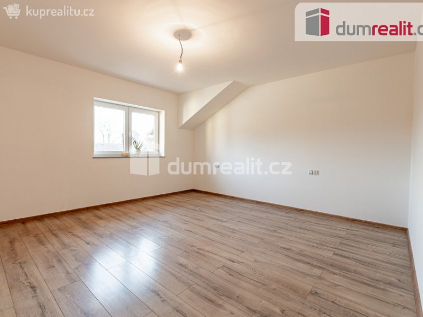 Pronájem  vily 226 m^2 Slámova, Praha-Nedvězí 