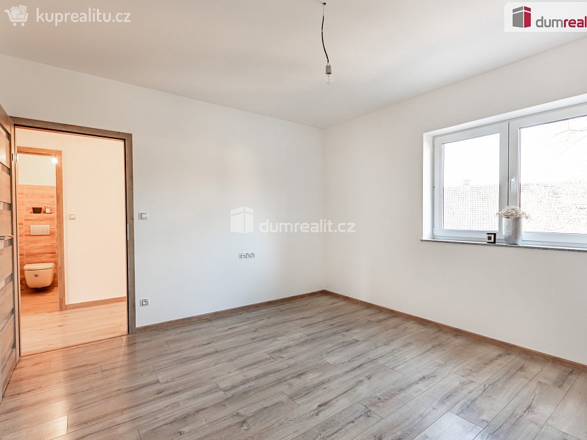 Prodej  vily 226 m^2 Slámova, Praha-Nedvězí 