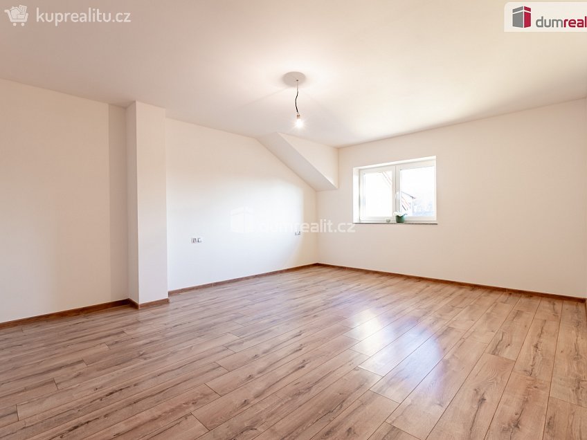 Prodej  vily 226 m^2 Slámova, Praha-Nedvězí 