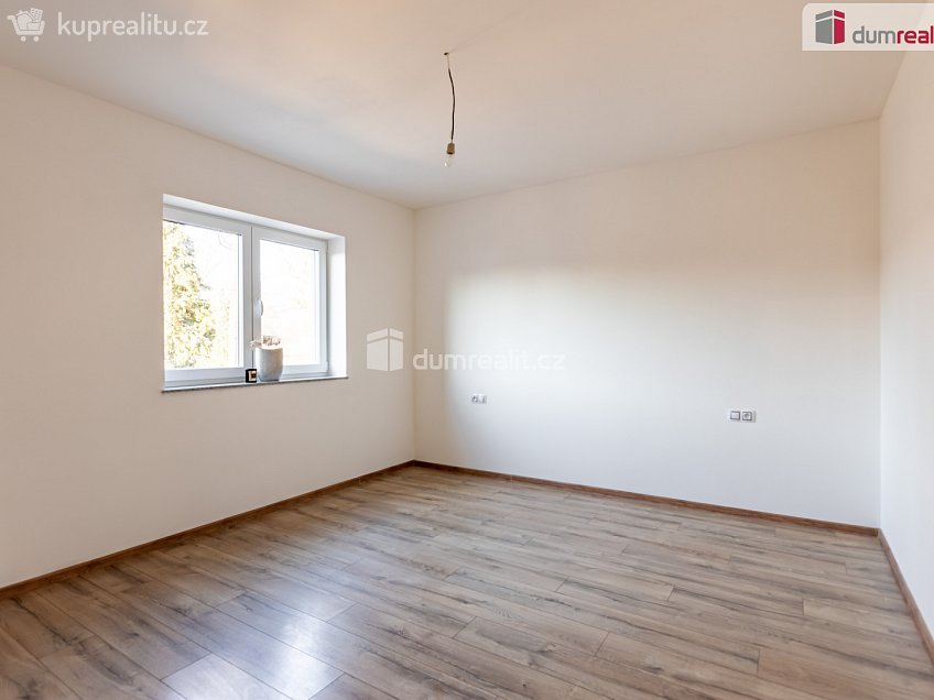 Prodej  vily 226 m^2 Slámova, Praha-Nedvězí 