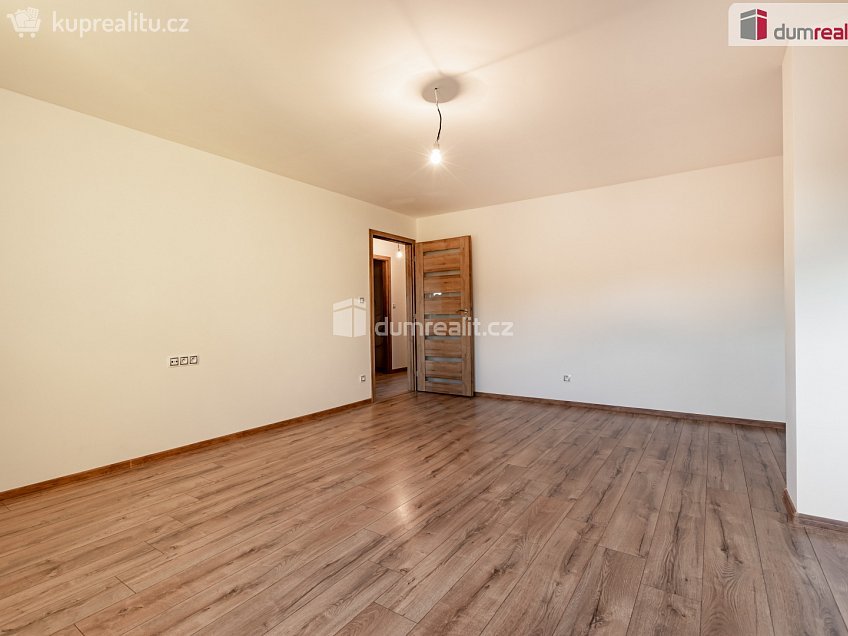 Prodej  vily 226 m^2 Slámova, Praha-Nedvězí 