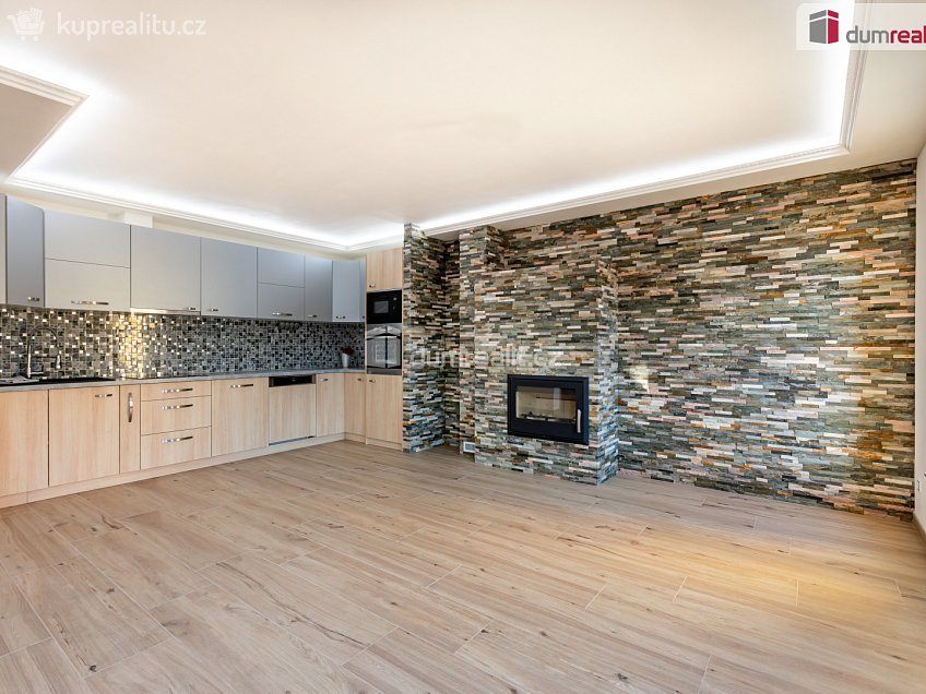 Prodej  vily 226 m^2 Slámova, Praha-Nedvězí 