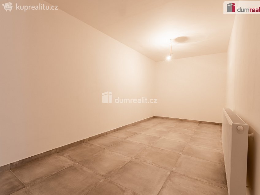 Prodej  vily 226 m^2 Slámova, Praha-Nedvězí 
