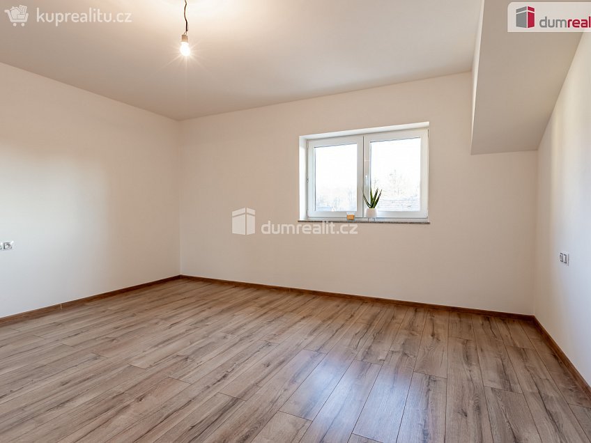 Prodej  vily 226 m^2 Slámova, Praha-Nedvězí 