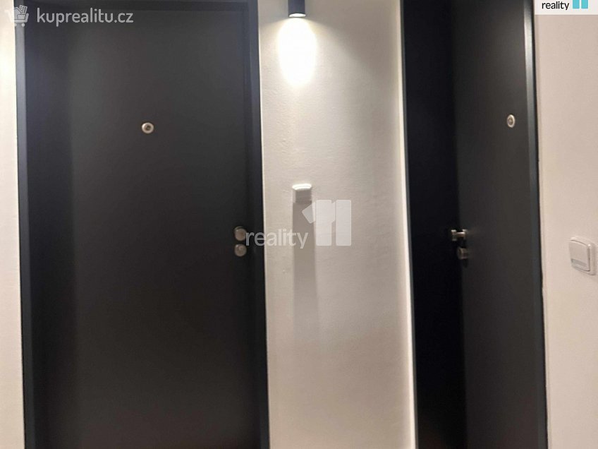 Prodej bytu 1+kk 29 m^2 Nádražní, Kralupy nad Vltavou 