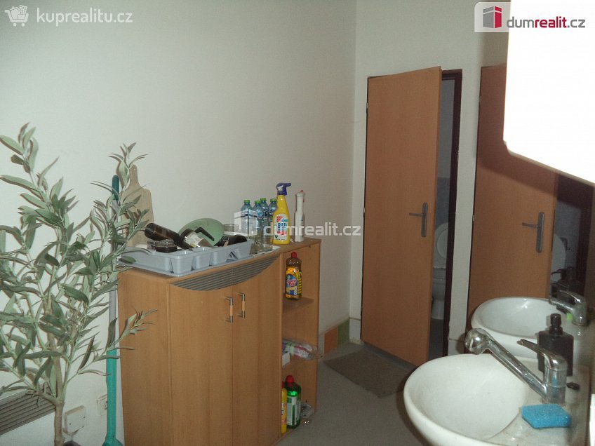 Pronájem  výrobních prostor 940 m^2 Výškovická, Ostrava 