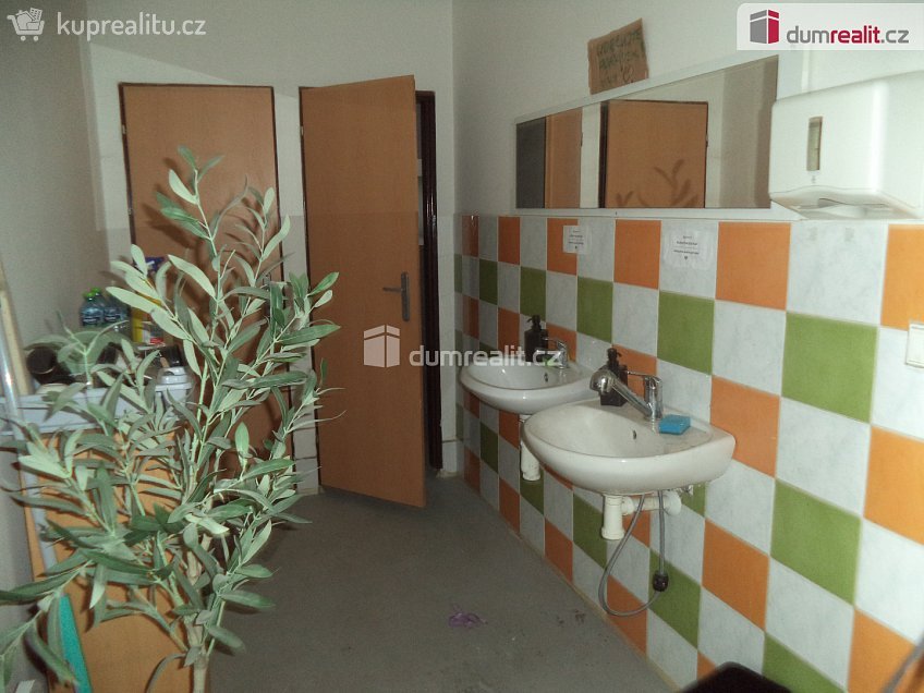 Pronájem  výrobních prostor 940 m^2 Výškovická, Ostrava 