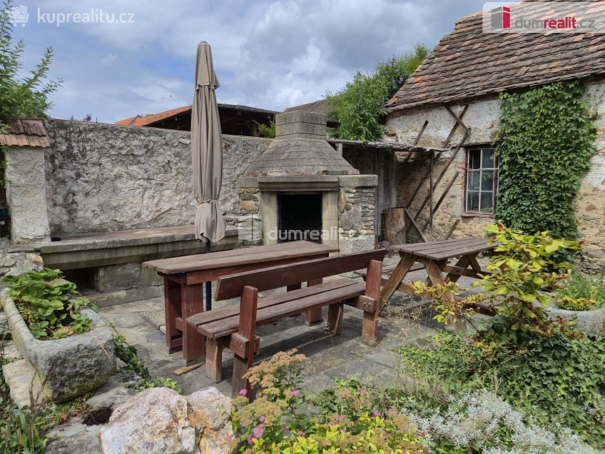 Prodej  restauračního zařízení 130 m^2 náměstí J. V. Kamarýta, Velešín 