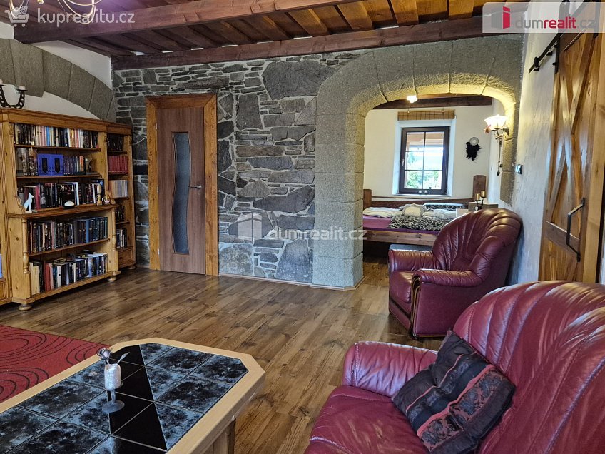 Prodej  restauračního zařízení 130 m^2 náměstí J. V. Kamarýta, Velešín 