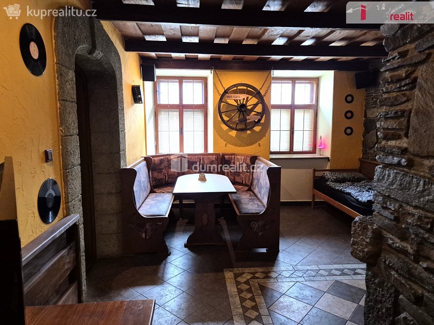 Prodej  restauračního zařízení 130 m^2 náměstí J. V. Kamarýta, Velešín 