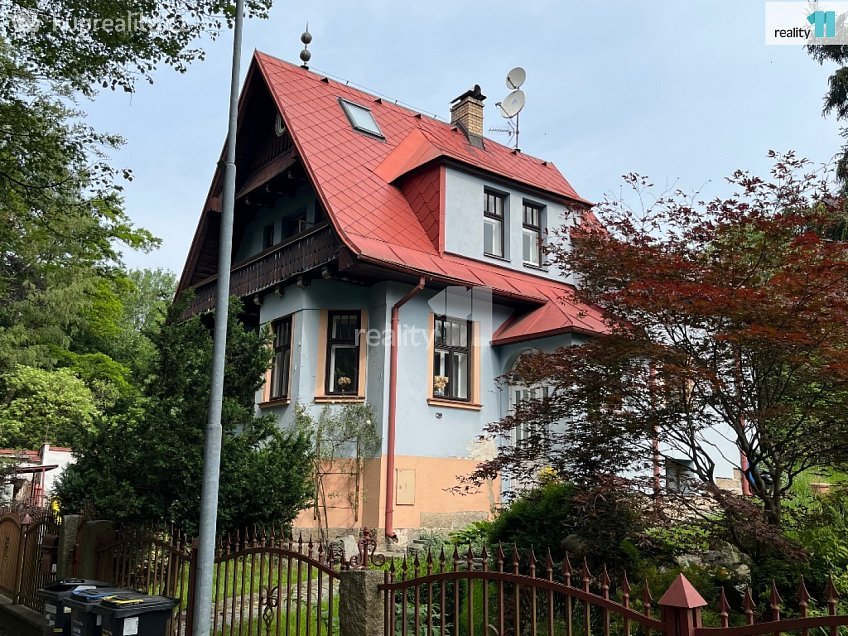 Prodej  rodinného domu 728 m^2 Na Svahu, Jablonec nad Nisou 