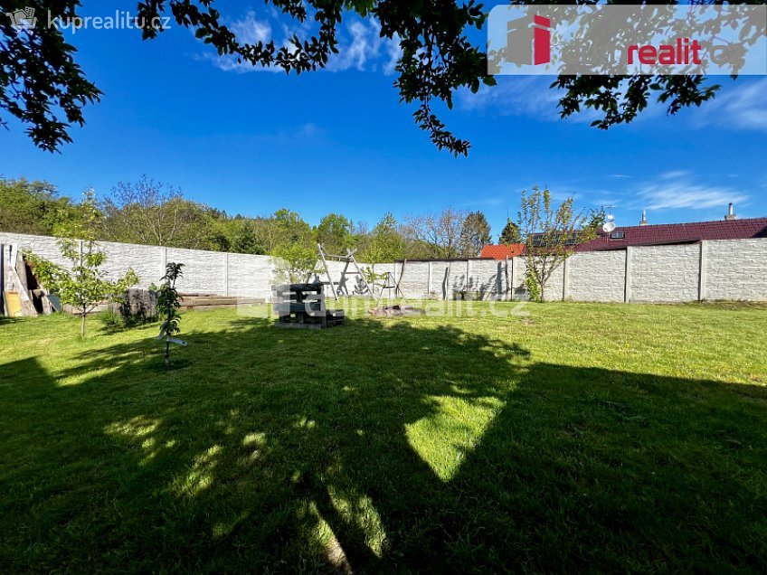 Prodej  stavebního pozemku 418 m^2 Břestek, Břestek 