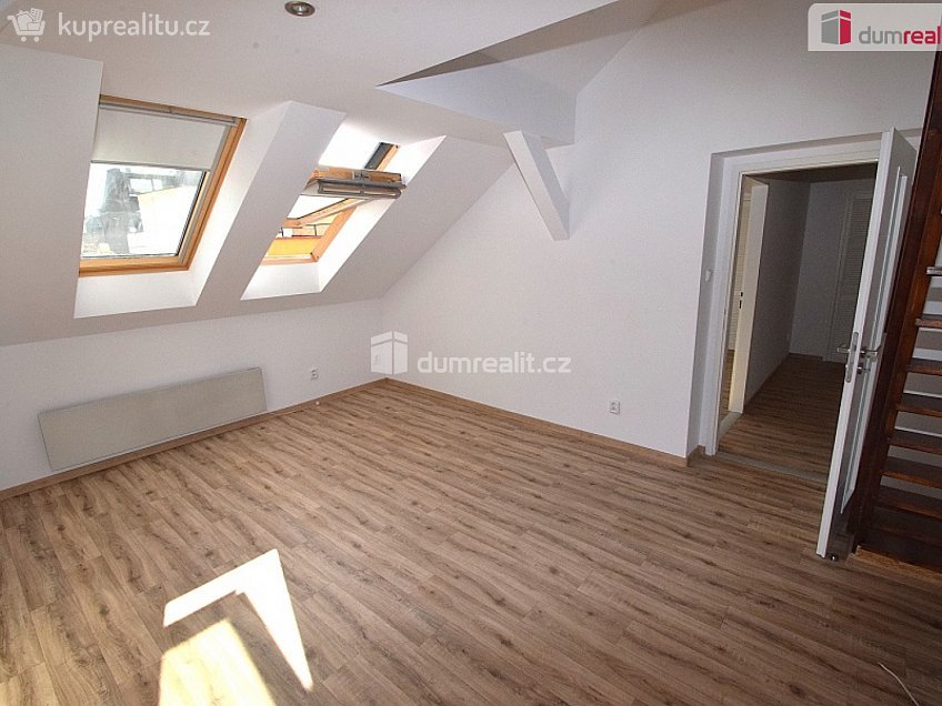 Pronájem bytu 2+1 72 m^2 Klimentská, Praha 1 