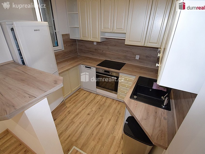 Pronájem bytu 2+1 72 m^2 Klimentská, Praha 1 