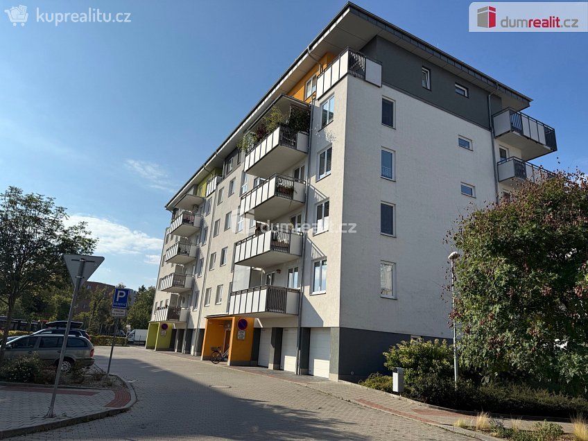 Prodej bytu 1+kk 35 m^2 Zahrádky, Uherské Hradiště 