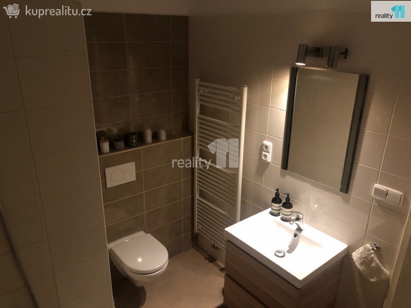 Pronájem bytu 2+kk 56 m^2 Vltavínová, Plzeň 