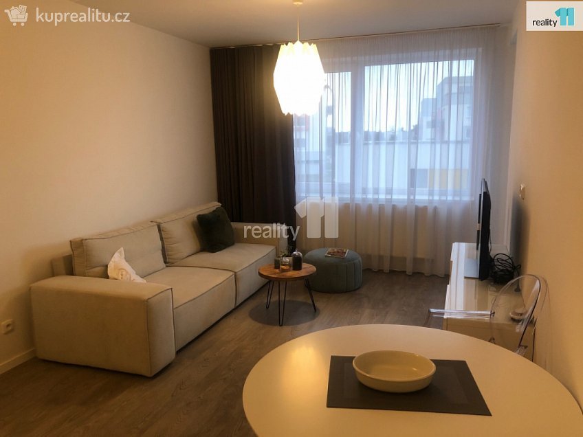 Pronájem bytu 2+kk 56 m^2 Vltavínová, Plzeň 
