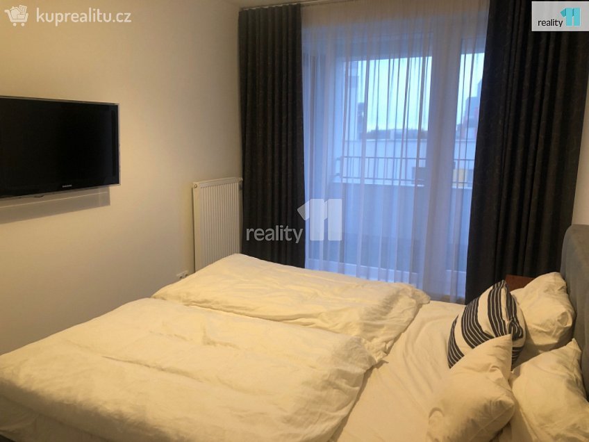 Pronájem bytu 2+kk 56 m^2 Vltavínová, Plzeň 