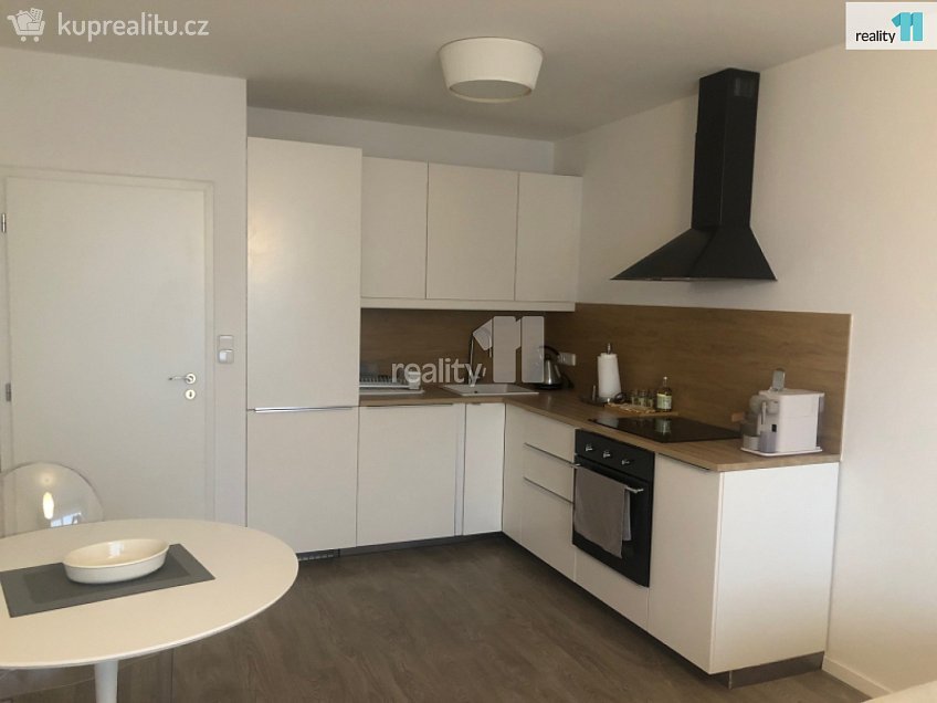 Pronájem bytu 2+kk 56 m^2 Vltavínová, Plzeň 
