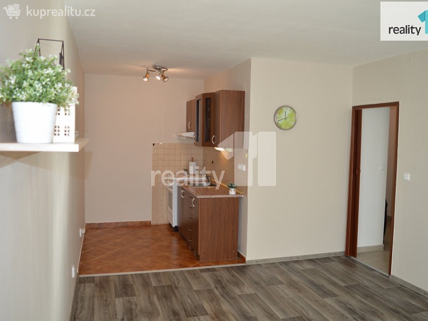 Pronájem bytu 2+kk 40 m^2 Rimavské Soboty, Kolín 