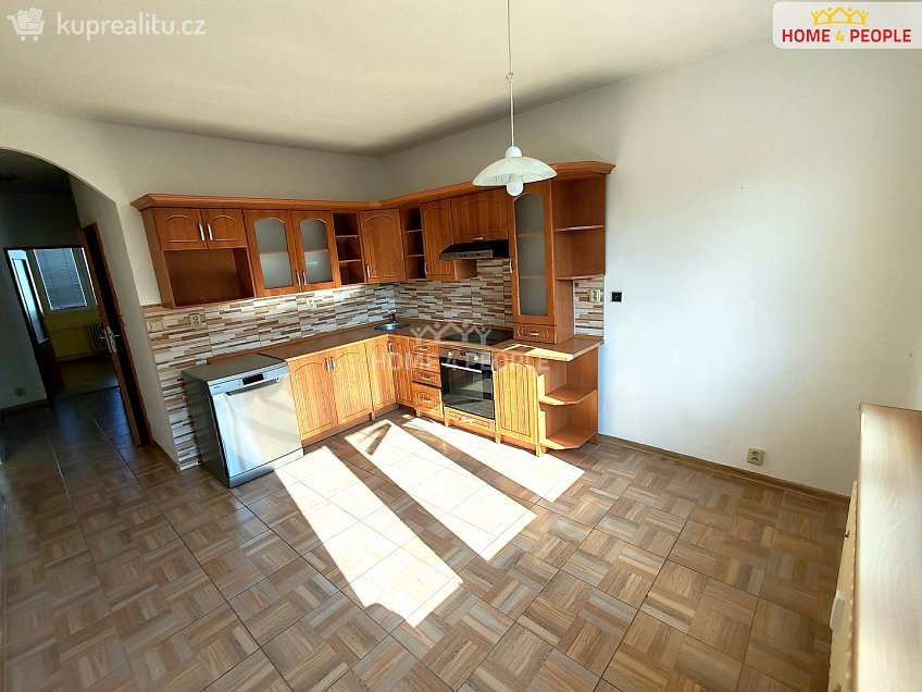 Prodej bytu 3+1 86 m^2 K Cihelně, Přeštice 