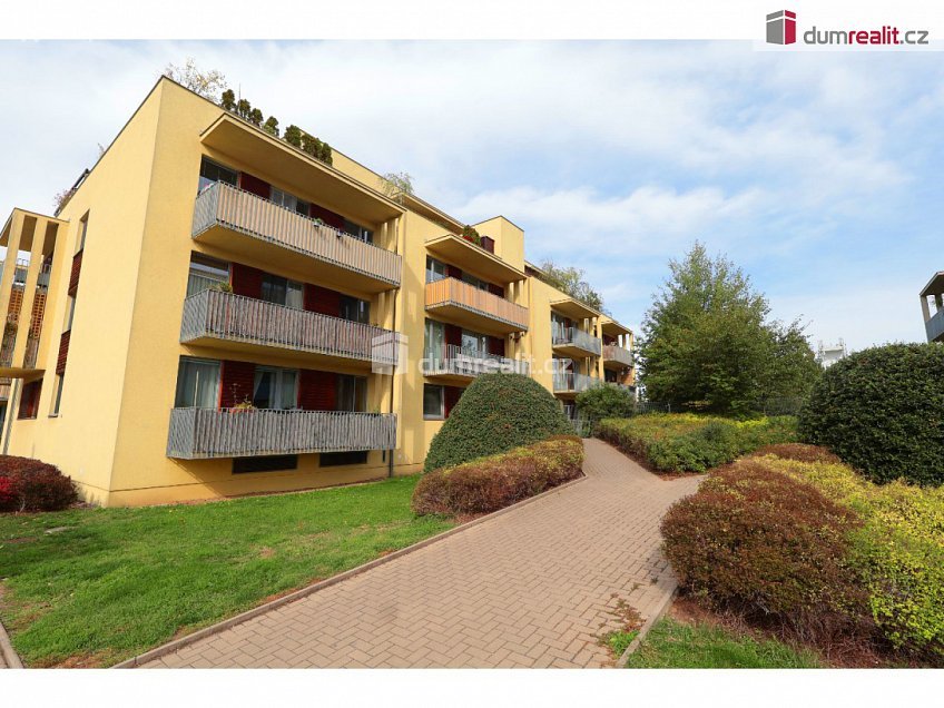 Pronájem bytu 2+kk 71 m^2 Rýnská, Praha-Čakovice 