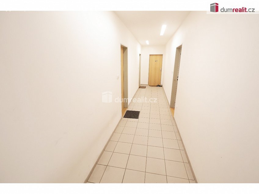 Pronájem bytu 2+kk 71 m^2 Rýnská, Praha-Čakovice 