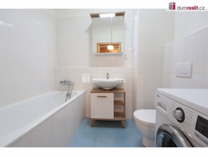 Pronájem bytu 2+kk 71 m^2 Rýnská, Praha-Čakovice 