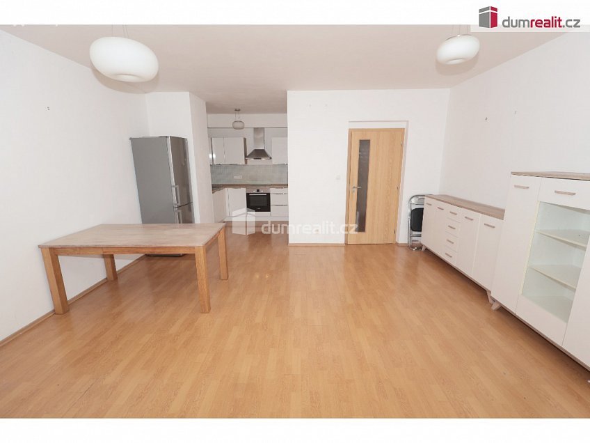 Pronájem bytu 2+kk 71 m^2 Rýnská, Praha-Čakovice 