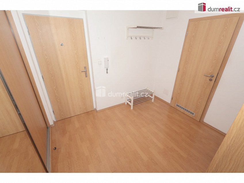 Pronájem bytu 2+kk 71 m^2 Rýnská, Praha-Čakovice 