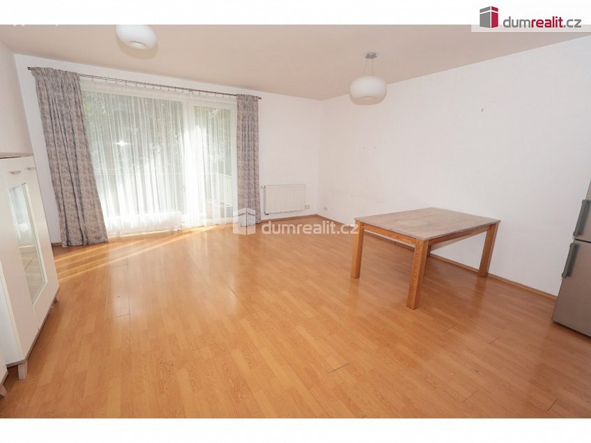 Pronájem bytu 2+kk 71 m^2 Rýnská, Praha-Čakovice 