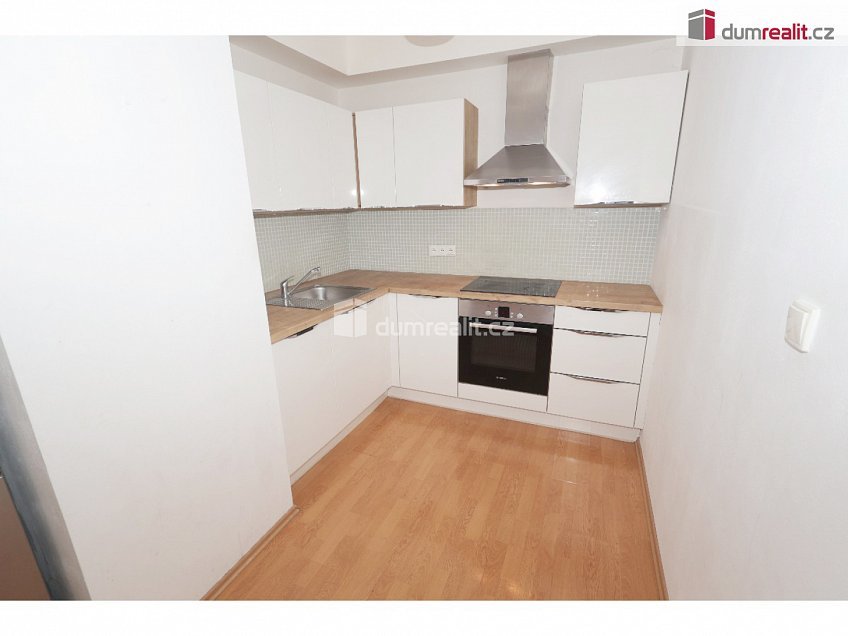 Pronájem bytu 2+kk 71 m^2 Rýnská, Praha-Čakovice 