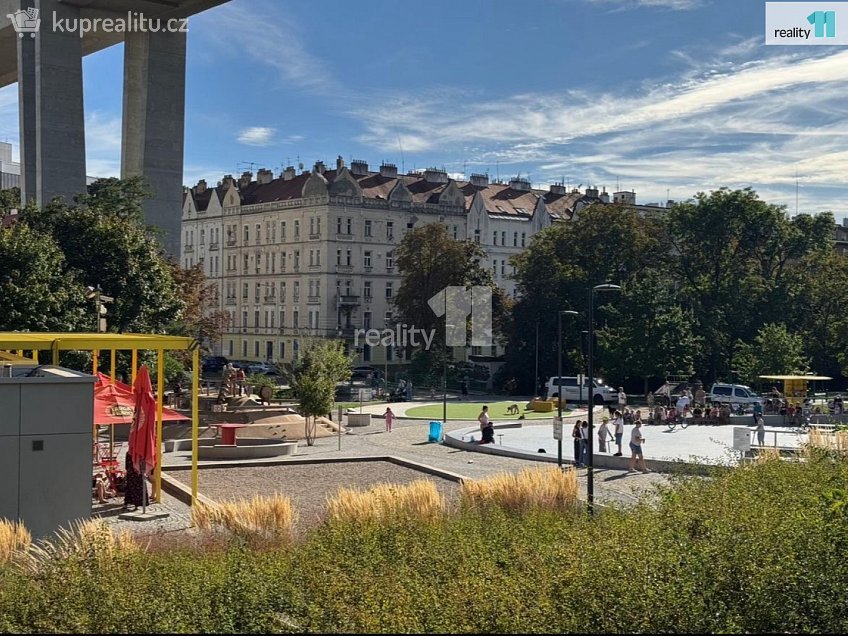 Pronájem bytu 2+kk 40 m^2 Svatoplukova, Praha 2 