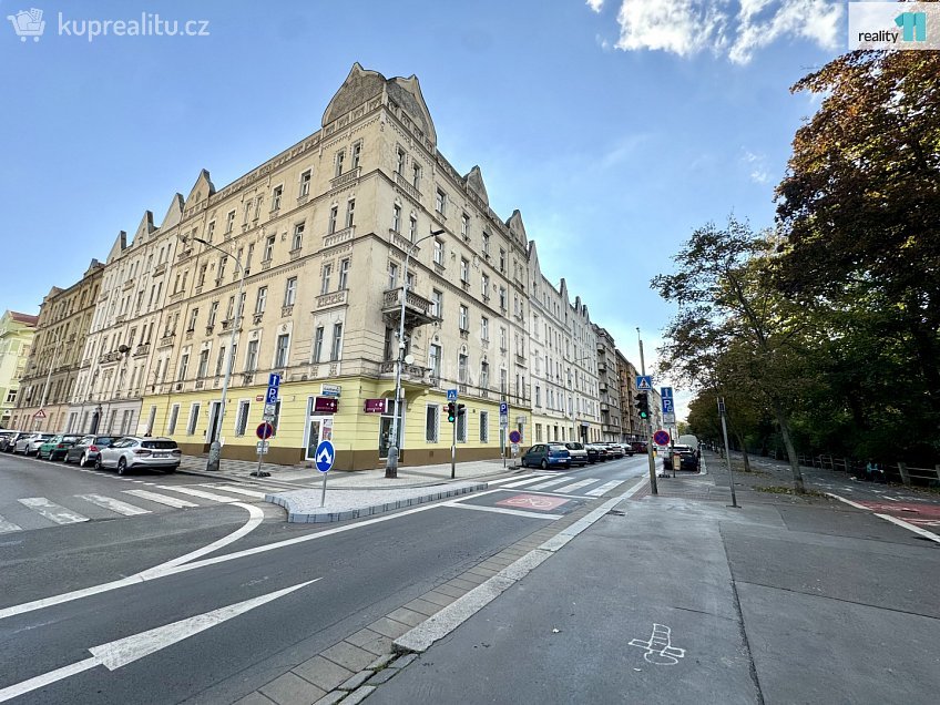Pronájem bytu 2+kk 40 m^2 Svatoplukova, Praha 2 