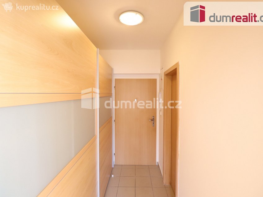 Pronájem bytu 1+kk 38 m^2 Nejdlova, Karlovy Vary 