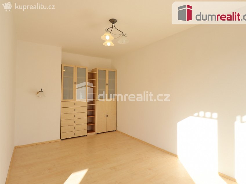 Pronájem bytu 1+kk 38 m^2 Nejdlova, Karlovy Vary 