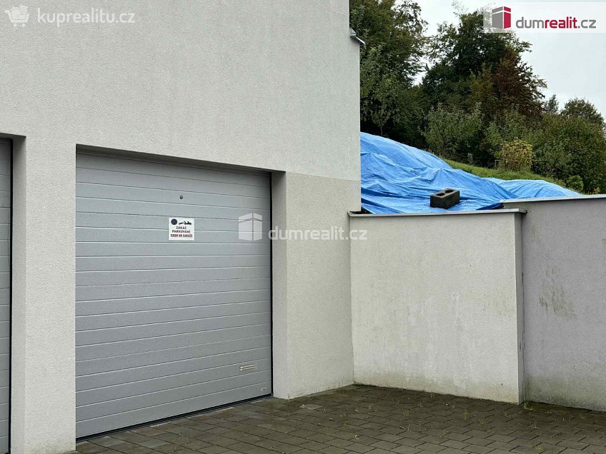 Pronájem  garáže 15 m^2 Masarykova, Luhačovice 