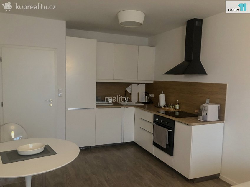 Pronájem bytu 2+kk 56 m^2 Vltavínová, Plzeň 