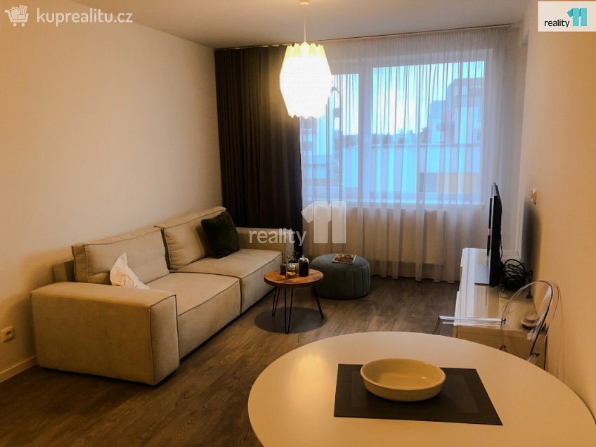 Pronájem bytu 2+kk 56 m^2 Vltavínová, Plzeň 