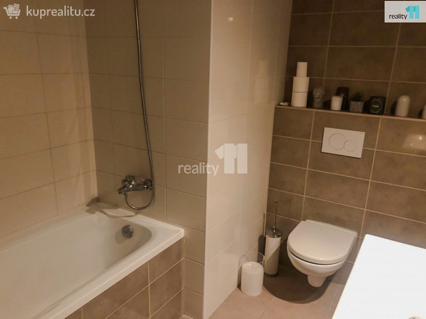 Pronájem bytu 2+kk 56 m^2 Vltavínová, Plzeň 