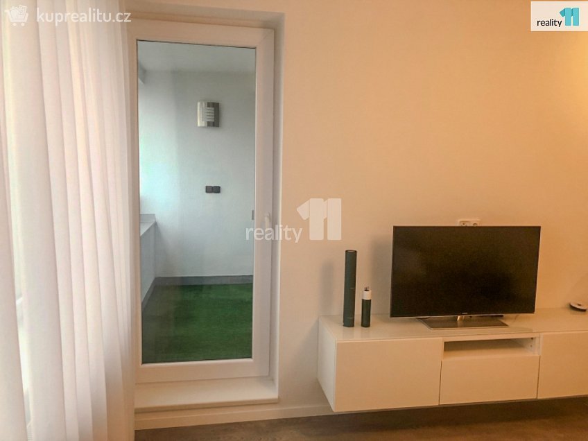 Pronájem bytu 2+kk 56 m^2 Vltavínová, Plzeň 