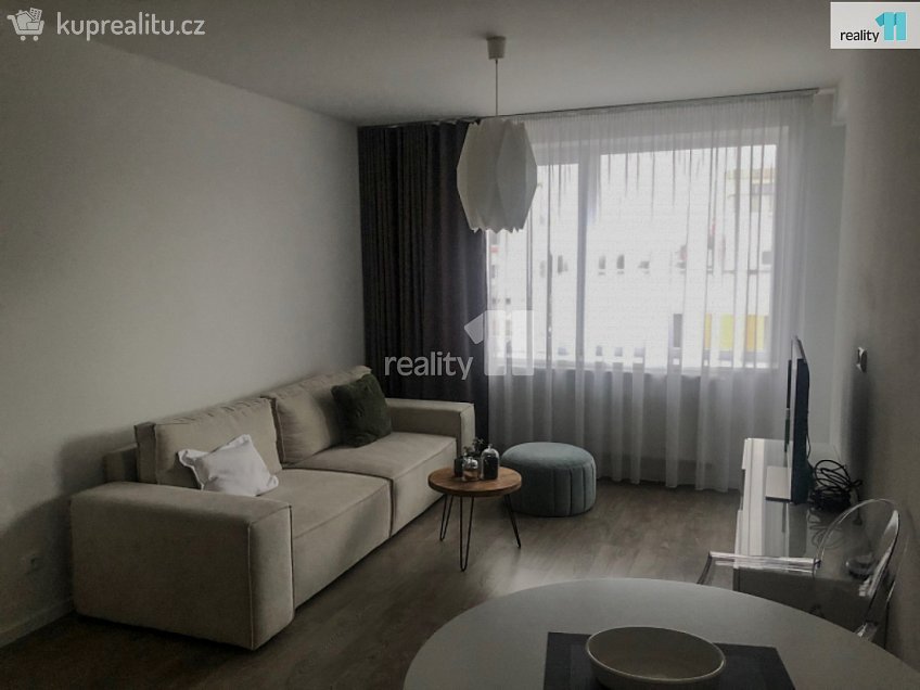 Pronájem bytu 2+kk 56 m^2 Vltavínová, Plzeň 